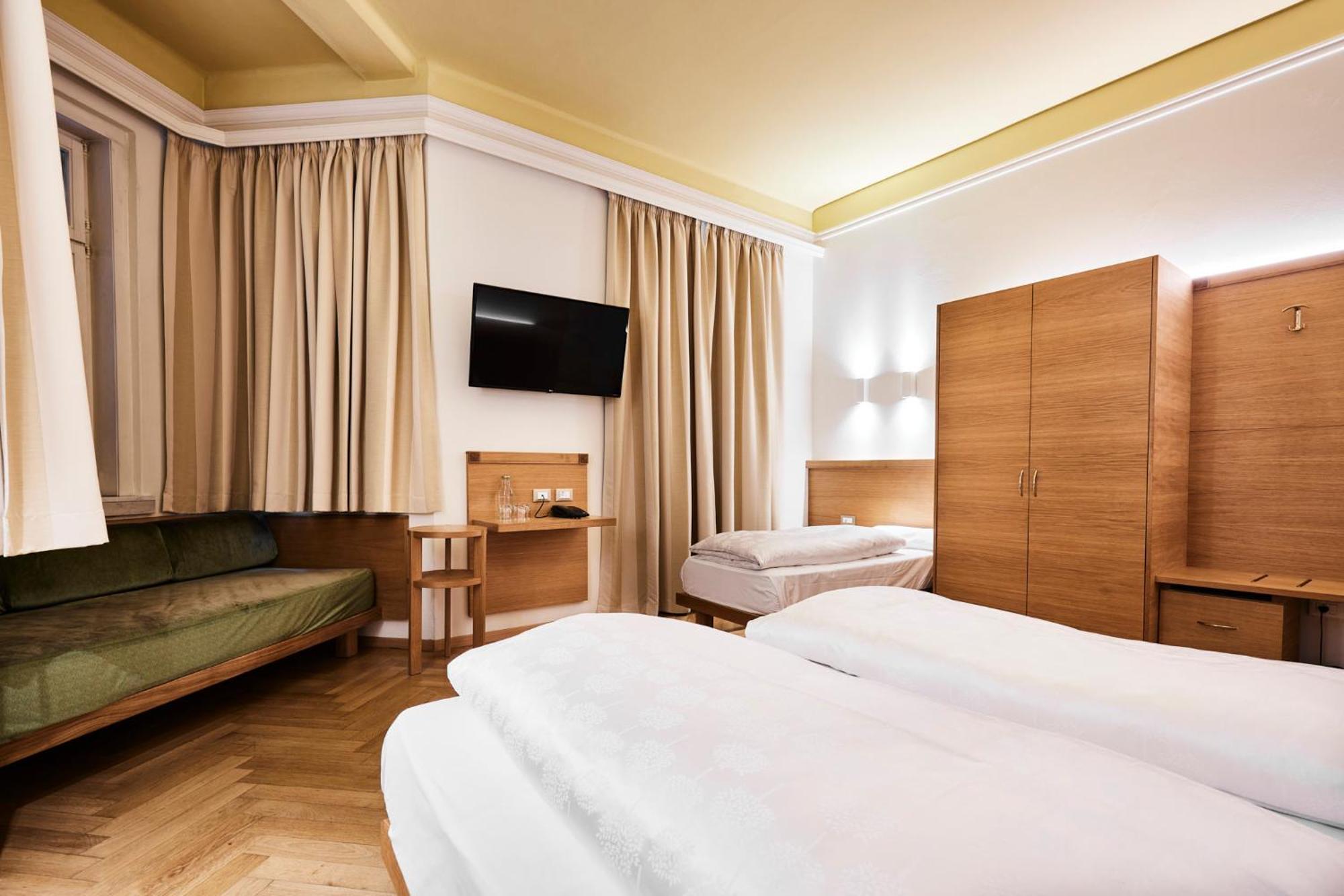 ברסאנונה Hotel Jarolim מראה חיצוני תמונה