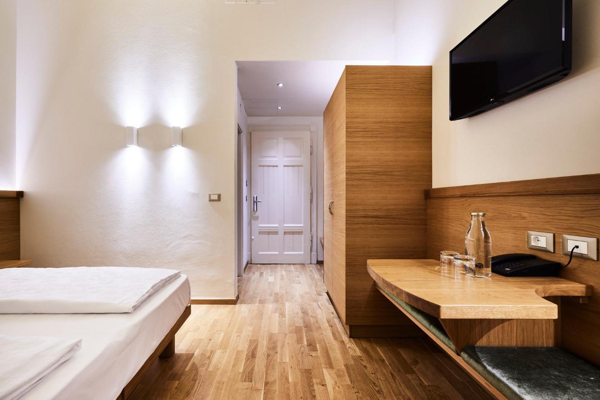 ברסאנונה Hotel Jarolim מראה חיצוני תמונה